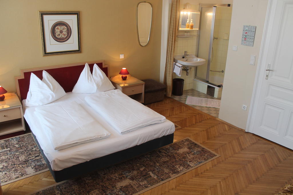 Hotel Rustler Vienna Room photo